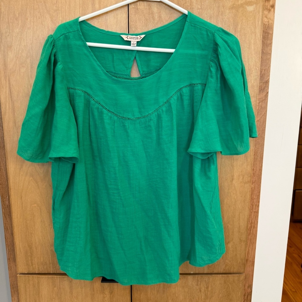 😀Nanette Lepore - Emerald Green Flowy Blouse - L